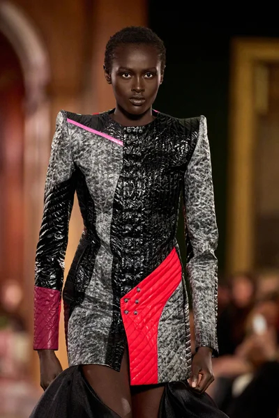 Look 54